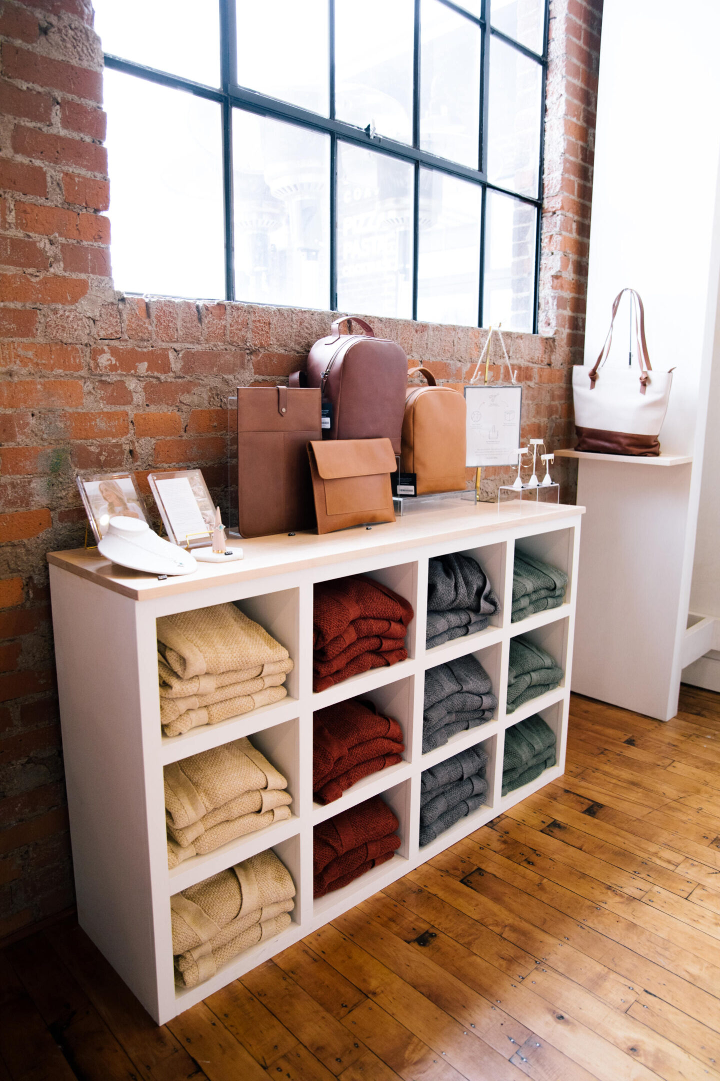 able nashville reviewed by top Nashville fashion blogger, Hello Happiness.