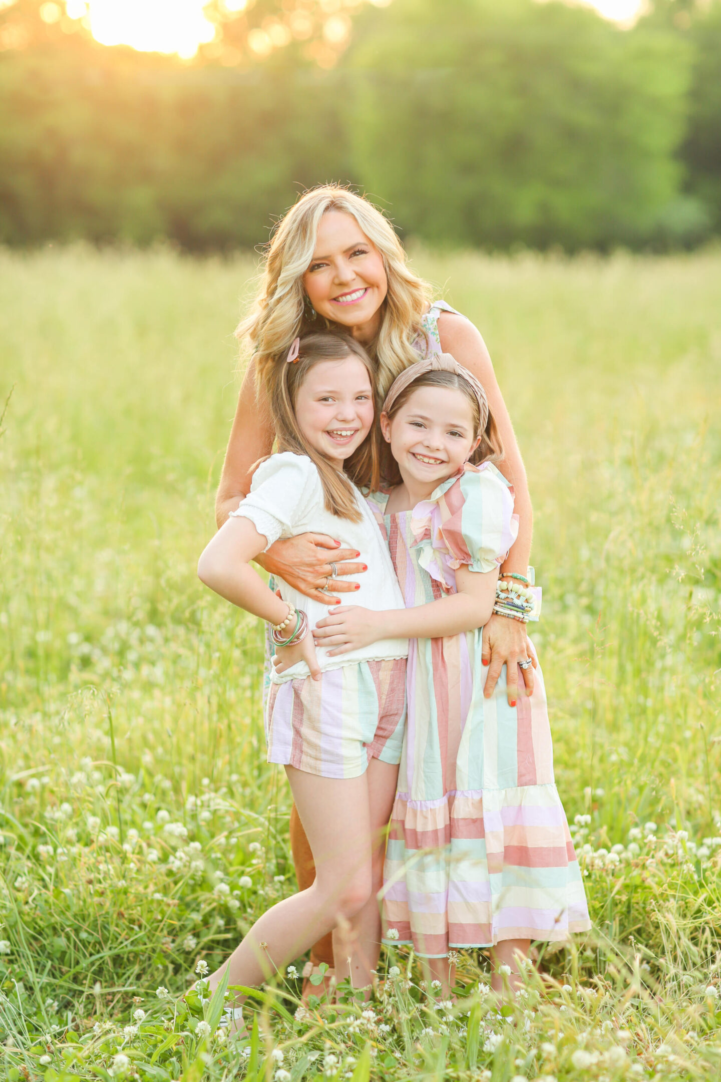Top Nashville mommy blogger, Hello Happiness, features her girls on her blog.